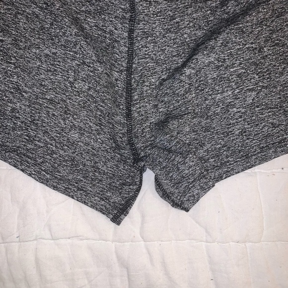 Short exercise shorts - Picture 3 of 3